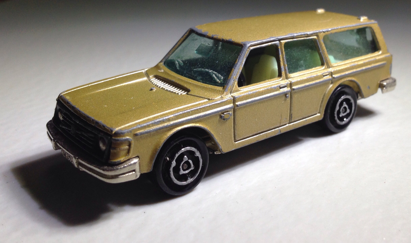 Illustration for article titled Wagon Wednesday: Majorette Volvo 245 DL Estate (Brown Wagon!!)